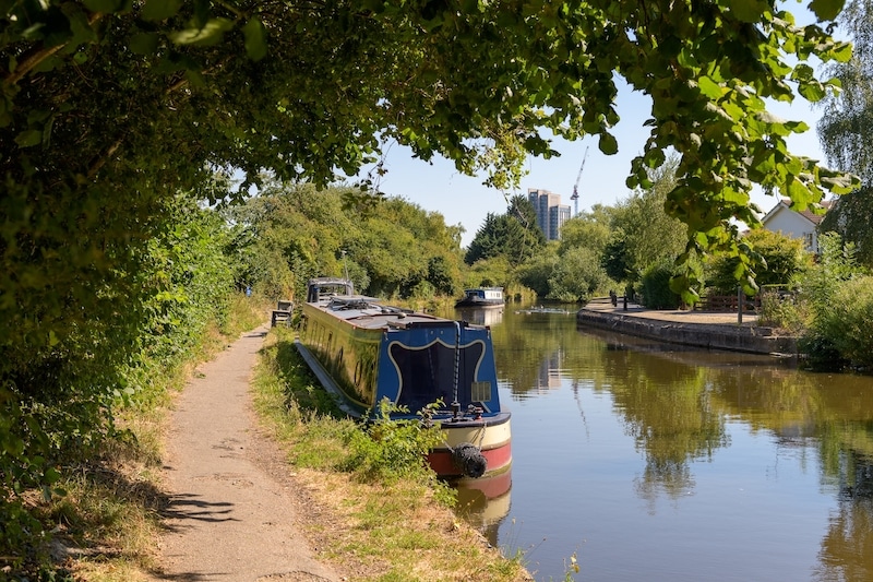 8 Top things to do in Watford. Image shows the Grand Union Canal at Watford, Hertfordshire